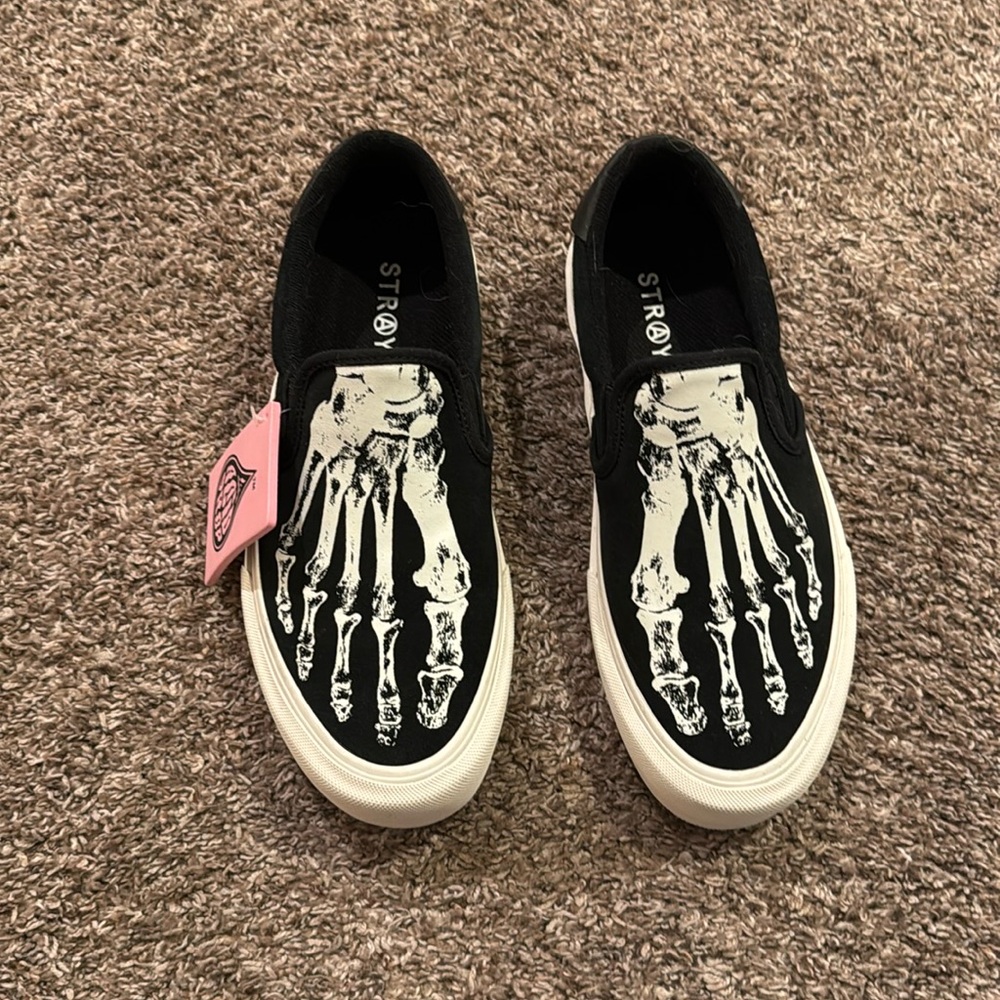 Straye Slip ons